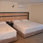 Hotel Piyes