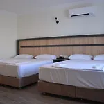 Hotel Piyes