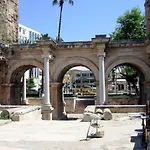 Hotel Piyes 3*