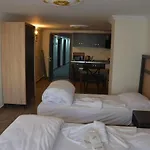 Piyes Hotel